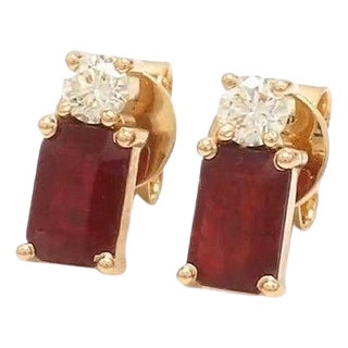 1.24 cts Natural ruby and 0.21 diamond earrings in 14k gold For Sale