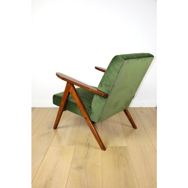B-310 Var Armchair in Sea Green Olive Velvet, 1970s For Sale - Image 6 of 9