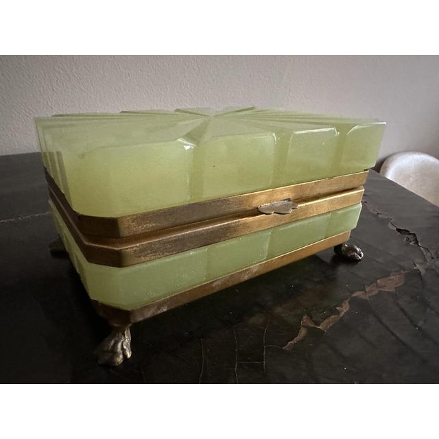 Lime 19th Century French Opaline Glass Box in Pistachio Green, 1880s For Sale - Image 8 of 18