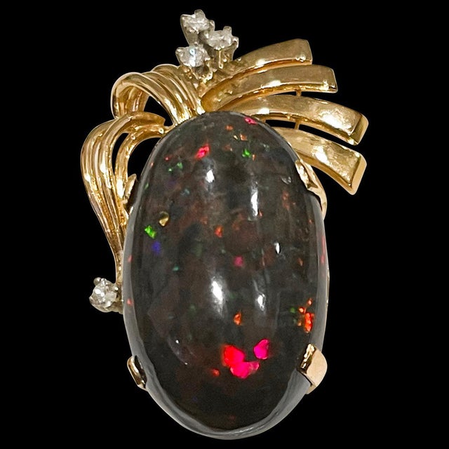 Modern 30 Carat Oval Ethiopian Black Opal Pendant 18 Karat Yellow Gold For Sale - Image 3 of 8