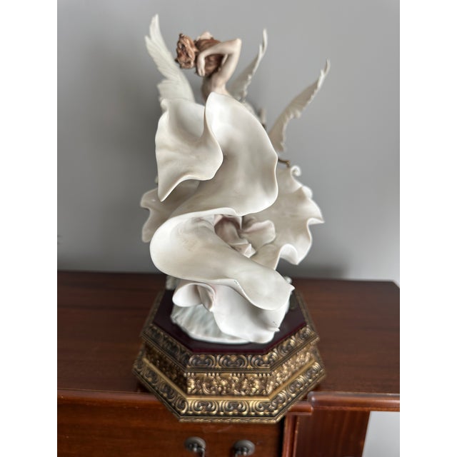 Vintage 2000 Florence Giuseppe Armani "The Triumph of Venus" Sculpture #1530c For Sale - Image 4 of 10