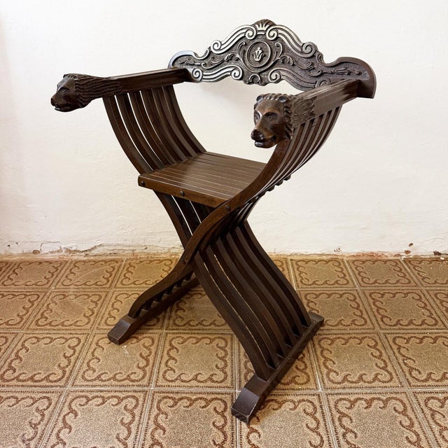 - Neo-Renaissance typical Florentine style carved wood folding Savonarola chair* - Excellent condition -Measurements:...