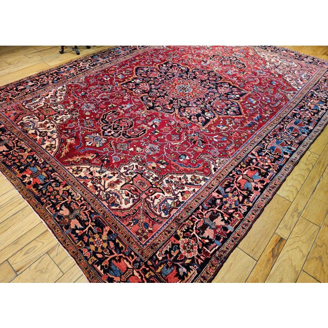Vintage Persian Heriz Serapi Rug, Hand-Knotted Wool, Geometric Medallion Pattern, Red & Navy, 10x13 For Sale - Image 14 of 14