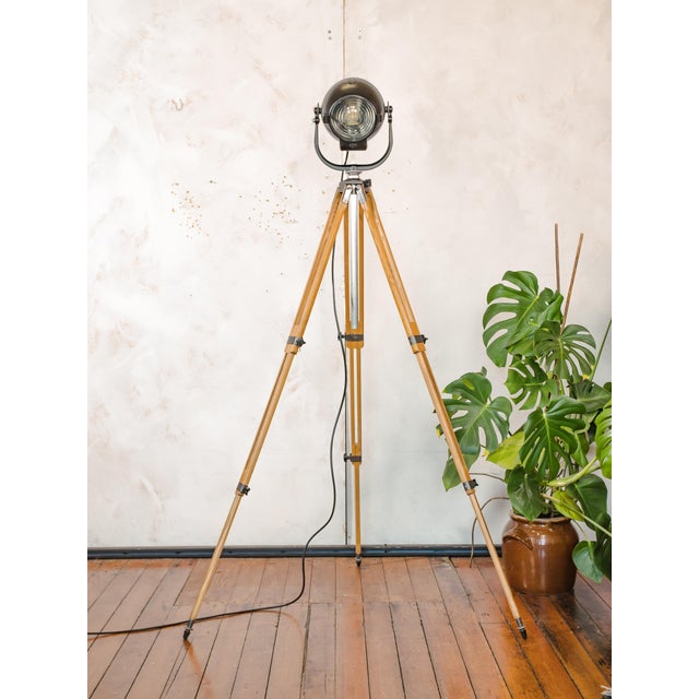 Matte Black Electric Patt 123 Theater Lamp on Wooden Tripod Floor Lamp from Strand, 1950s For Sale - Image 17 of 18