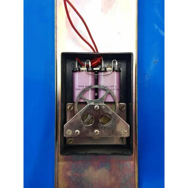 Space Age Wall Clock in Electric Blue Acrylic from Iskra, Former Yugoslavia, 1970s For Sale - Image 10 of 11