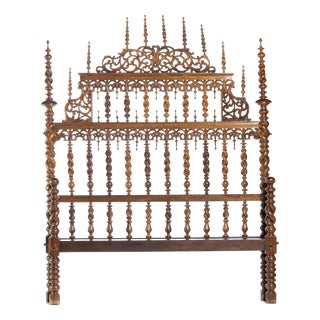 Bobbin Lace Bed in Fine Wood, 18th Century For Sale