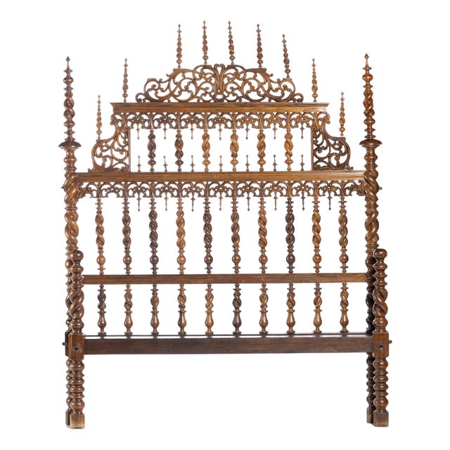 Bobbin Lace Bed in Fine Wood, 18th Century For Sale