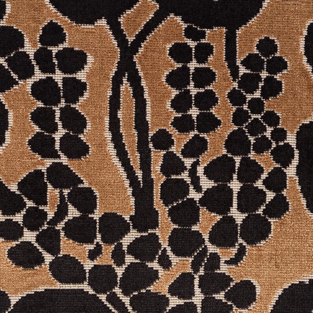 Schumacher SAMPLE - Schumacher Emelie Velvet Fabric In Bronze & Noir For Sale - Image 4 of 5