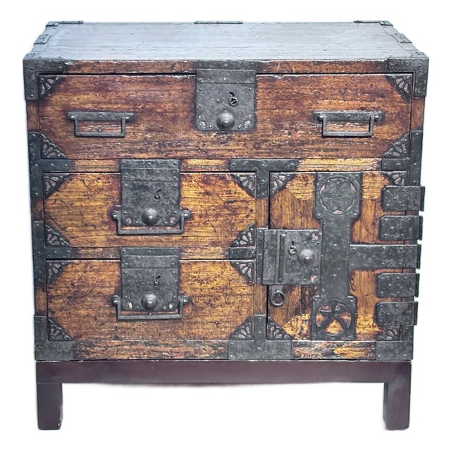 Japanese Edo Period Chestnut Tansu, Circa 1840 For Sale