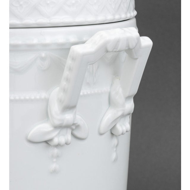 KPM "Kurland" White Porcelain Ice Buckets, 3 For Sale In New York - Image 6 of 10