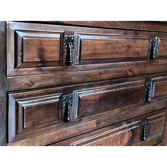 Brown 20th Catalan Spanish Baroque Carved Walnut Tuscan Four Drawers Chest of Drawers For Sale - Image 8 of 10
