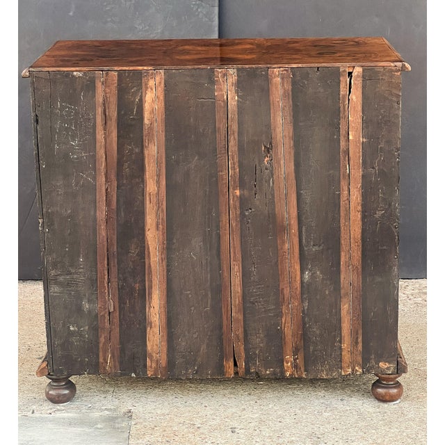 Queen Anne Period Chest of Drawers of Walnut and Oak From England, Circa 1710 For Sale - Image 11 of 12