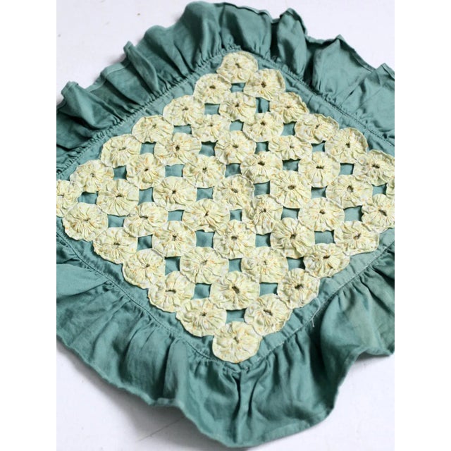 Vintage Yo-Yo Quilt Pillow Cover For Sale - Image 4 of 10