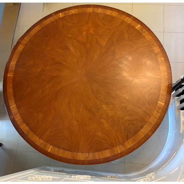 1920s Antique Mahogany and Yew Wood Crossbanded Fourteen-Seater Circular Centre Dining Table, 1920 For Sale - Image 5 of 17