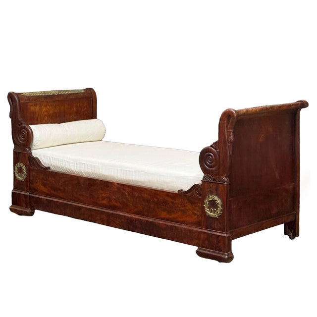 French French Empire Gilt Mounted Day Bed or Lit en Bateau Sleigh Bed of Flame Mahogany For Sale - Image 3 of 14