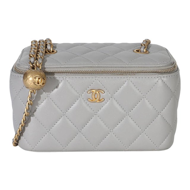 Grey Quilted Lambskin Small Pearl Crush Vanity Case For Sale