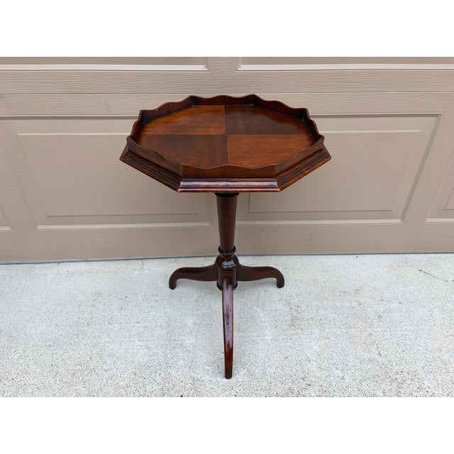 English Mid-20th Century Mahogany Octagonal Drinks Table With Parquetry Top For Sale - Image 3 of 12