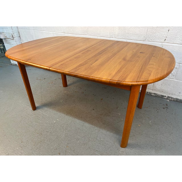 Mid-Century Modern Teak Oval Extension Dining Table For Sale In New York - Image 6 of 16