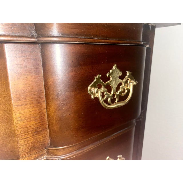Vintage Drexel Heritage Winfield Ward Chippendale Style Mahogany 3-Drawer Blockfront Chest Excellent Condition.. For Sale - Image 12 of 17
