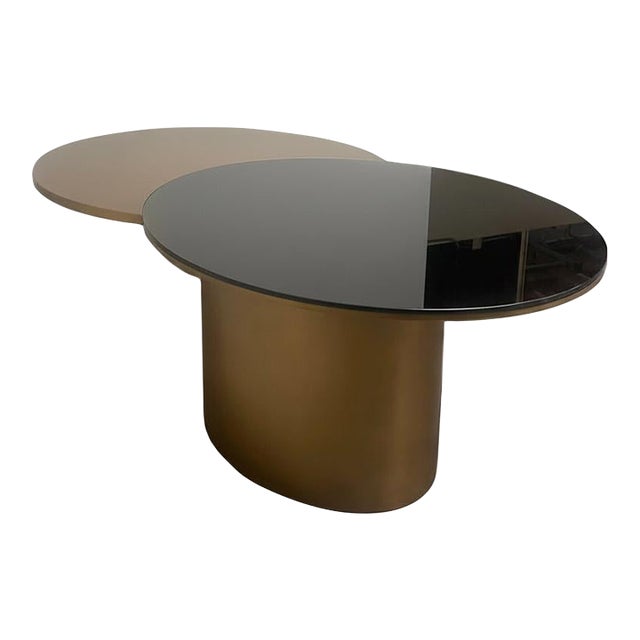 Forget boring dinner tables—the Kaylee is here to turn heads. This 79-inch showstopper dining table blends sculptural...