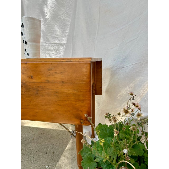 19th-Century American Country Sheraton Primitive Drop-Leaf Table For Sale - Image 9 of 9