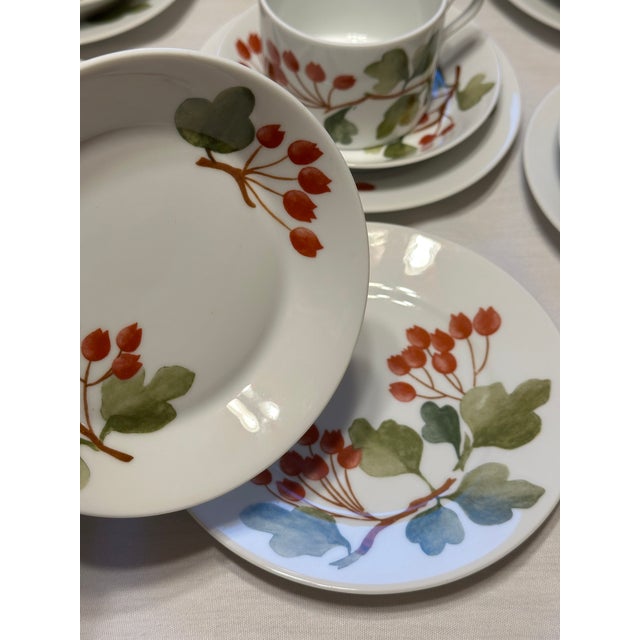 Contemporary 1980s Richard Ginori Red Currant Trios Cups, Saucers & Plates - Set of 10 For Sale - Image 3 of 13