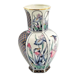 Vase Japanese Porcelain by Toyo - Signed