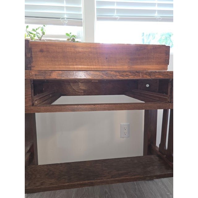 Antique American Arts & Crafts Mission Oak Library Desk, C. 1910 For Sale In Portland, OR - Image 6 of 9