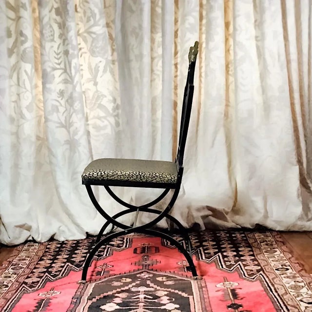 1930s Neoclassical Wrought Iron Lyre Back Folding Garden Chairs With Brass Swan Heads and Feet, Circa 1930s – Set of 4 For Sale - Image 5 of 10