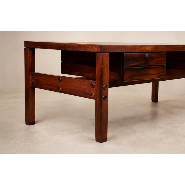 1950s Brazilian Modern Monumental Executive Desk in Rosewood, Sergio Rodrigues, 1959 For Sale - Image 5 of 18