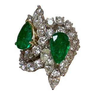 Two Pear Shape 5.5 Ct Emerald & 8.5 Ct Diamond Ring, 18k White Gold Size 6 For Sale