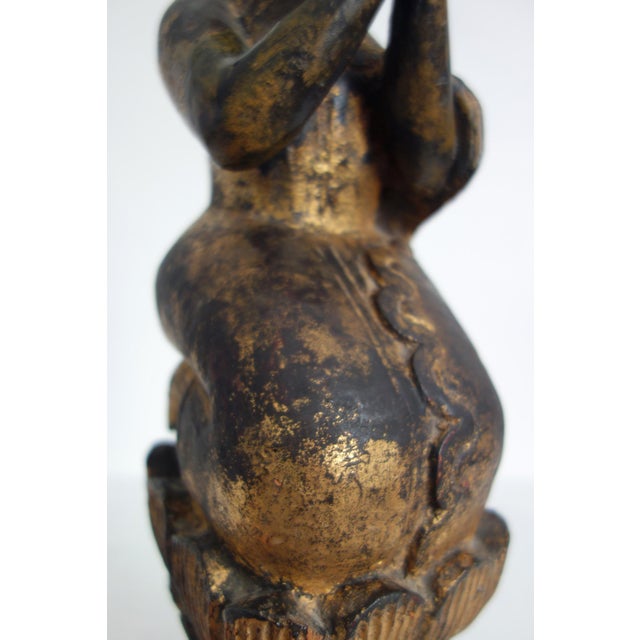 1920s Gold-Lacquered Wooden Statuette of Worshiper in Prayer, Burma, 1920s For Sale - Image 5 of 14