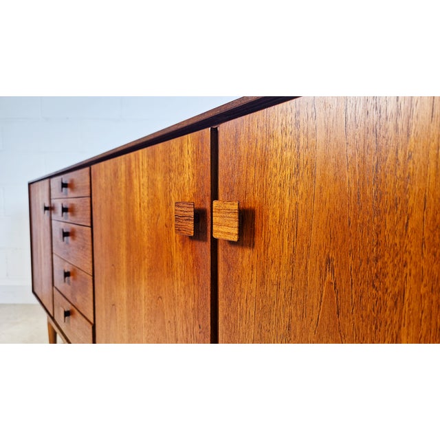 Model 4060 Credenza by Ib Køfod-Larsen for G Plan, 1960s For Sale - Image 13 of 14