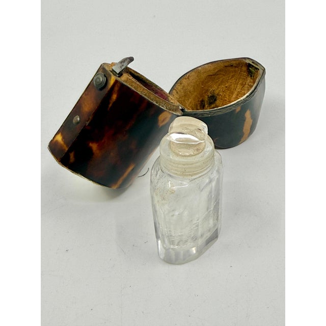 19th Century Pair of Victorian Horn Travel Perfume Boxes For Sale - Image 12 of 15