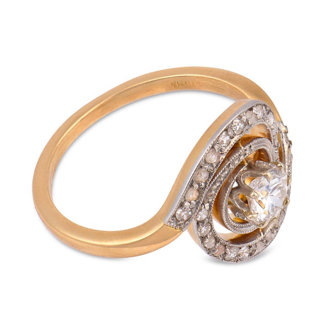 1910s Edwardian Diamond Two Tone 18k Gold Swirl Ring, Size 5 For Sale - Image 4 of 6
