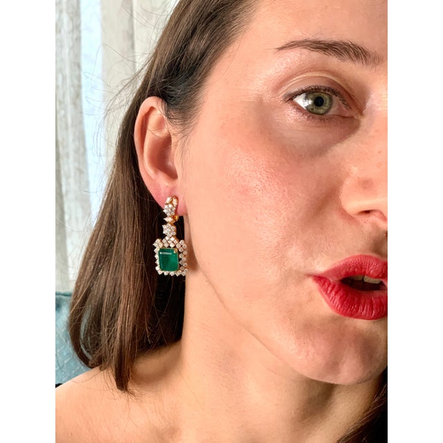 Hydro Emerald Cut Emerald, 7Ct VS Diamond Dangle/Drop Earrings 18 Kt Gold For Sale - Image 4 of 18