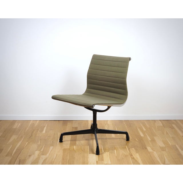 Alu Chair EA 105 in Hopsack in Khaki by Charles and Ray Eames for Vitra, 1980s For Sale - Image 11 of 11