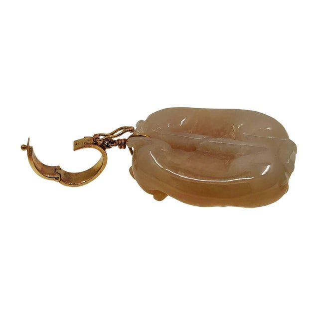 Contemporary 18k Gold Yellowish Orange Carved Jade Animal Pendant Enhancer For Sale - Image 3 of 4