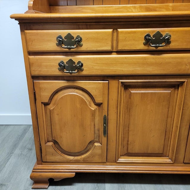 Wood Vintage American Maple Country Hutch Cabinet With Scalloped Gallery, 73” For Sale - Image 7 of 11