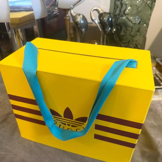 A New 21st Century Printed Leather Gucci for Adidas Horsebit 1955 Shoulder Bag 6 For Sale - Image 9 of 18