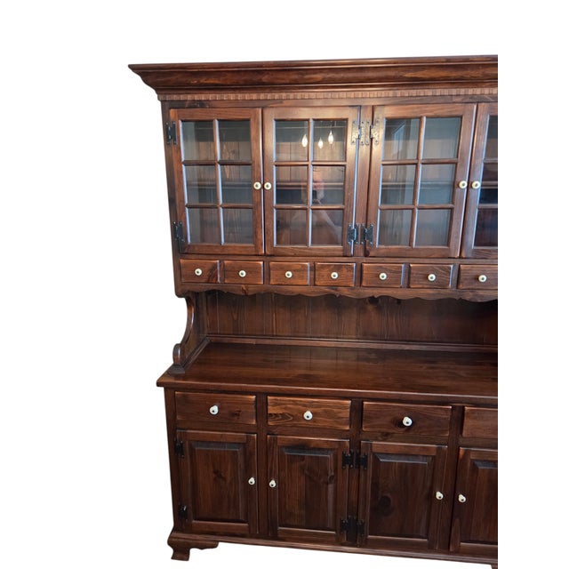 1970s Ethan Allen Old Tavern Pine Apothecary Cabinet Hutch Display Breakfront Shelf For Sale - Image 5 of 17