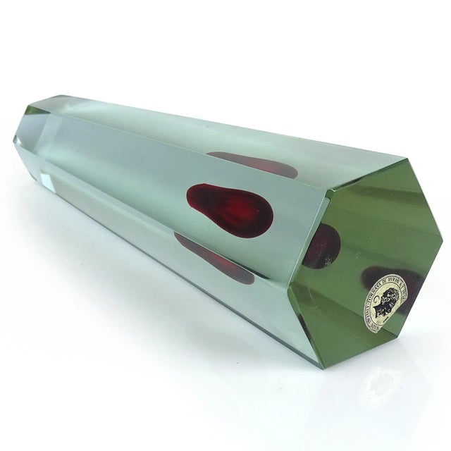 Murano Purple Red Core Italian Art Glass Color Changing Obelisk Pyramid Vintage Paperweight Sculpture For Sale In Orlando - Image 6 of 7