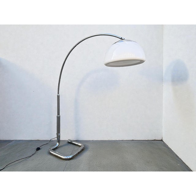 Mid-Century Arch Floor Lamp in Chrome and White from Gebrüder Cosack, 1970s For Sale - Image 4 of 18