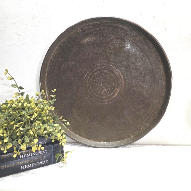 Late 20th Century 1900s Antique Indian Brass Tray Large 19 Inch Engraved Benares Coffee Table Charger For Sale - Image 5 of 12
