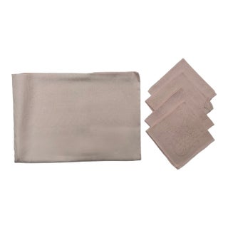 1960s Mid Century Modern Pink Tablecloth 52 X 48 With Set of 4 Napkins That Fold to 7 X 7 (See Detail for Pattern) - 5pcs For Sale