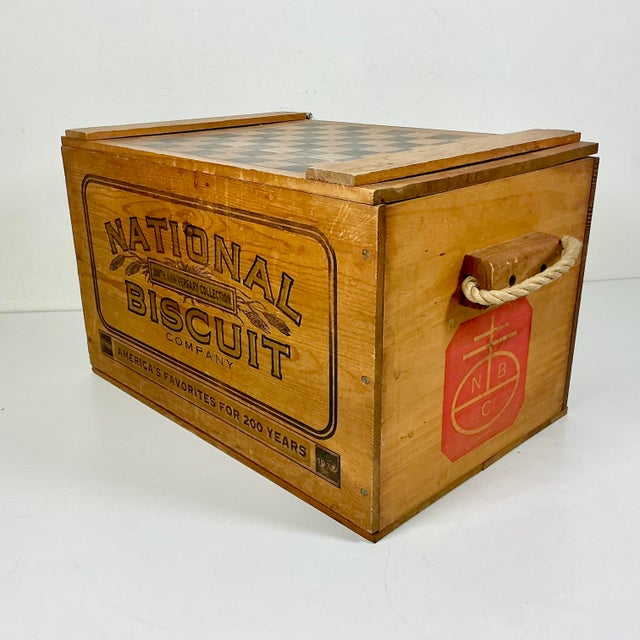 1990s Vintage Boho Chic Americana Rustic Commemorative Biscuit Pine Box Game Board For Sale - Image 13 of 18