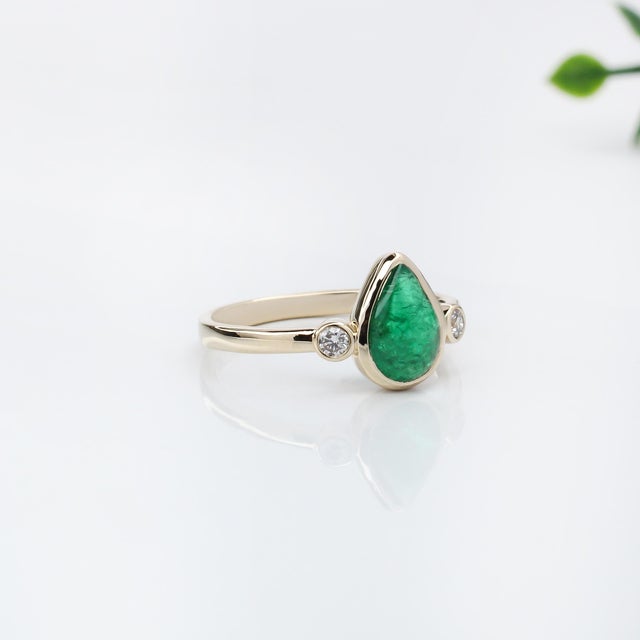 1.3ct Emerald Ring W Earth Mined Diamonds in Solid 14k Yellow Gold Pear Shape Size 6.75 For Sale - Image 4 of 6