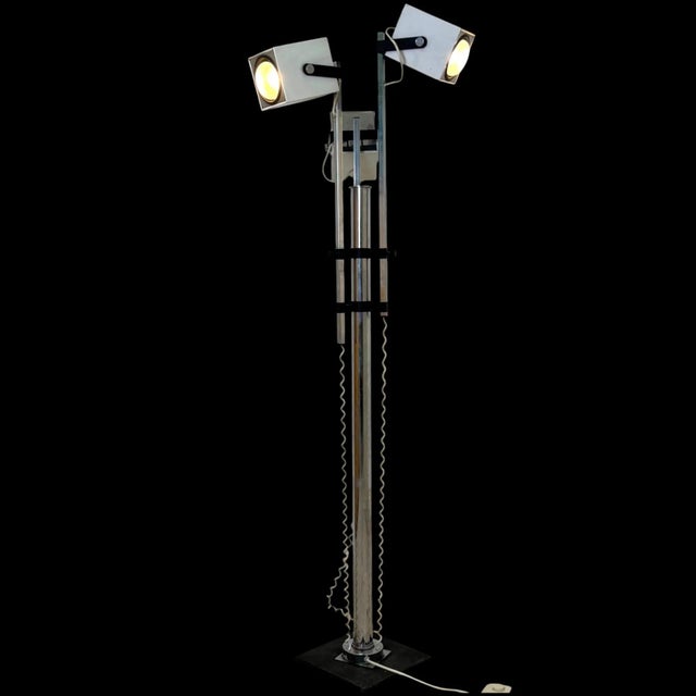 Floor Lamp with 3 Cubic Spotlights in Chromed Steel by Pat Hoffman for Lucitalia, 1970s For Sale - Image 16 of 16