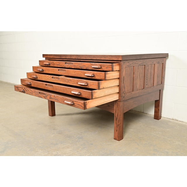 Early 20th Century Antique Oak Arts & Crafts 5-Drawer Architect's Blueprint Flat File Cabinet, Newly Refinished For Sale - Image 5 of 15