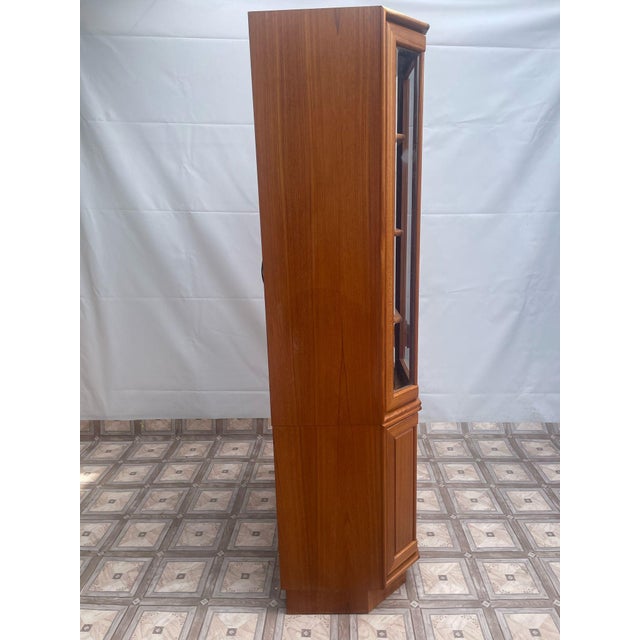 Danish Illuminated Teak Display Cabinet For Sale - Image 13 of 18